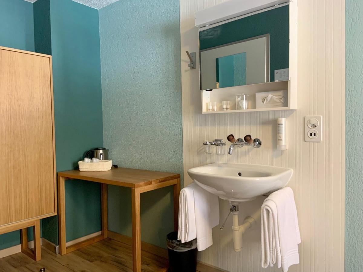 5Th Floor Basic Rooms - Shared Bathrooms Interlaken Eksteriør billede